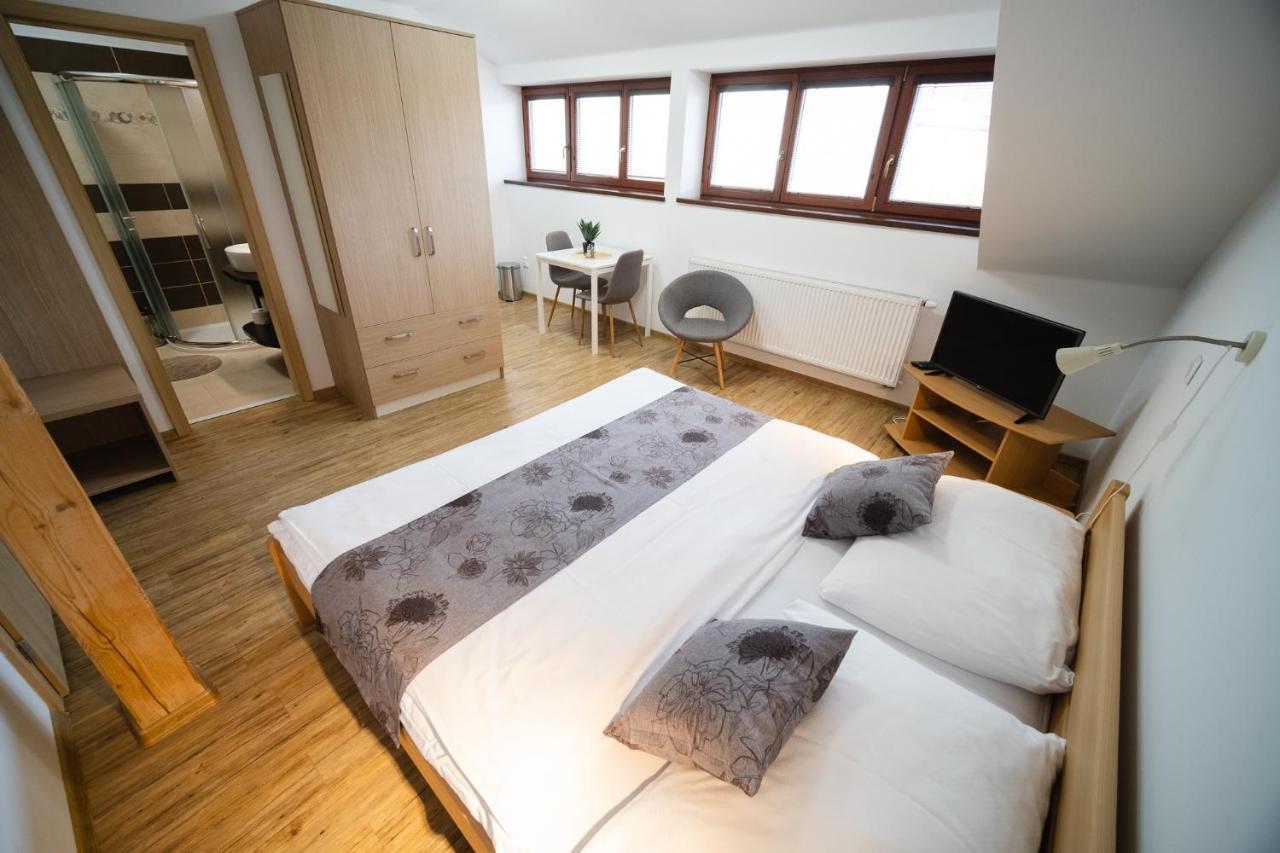 Apartmany 21 Trebon Bagian luar foto